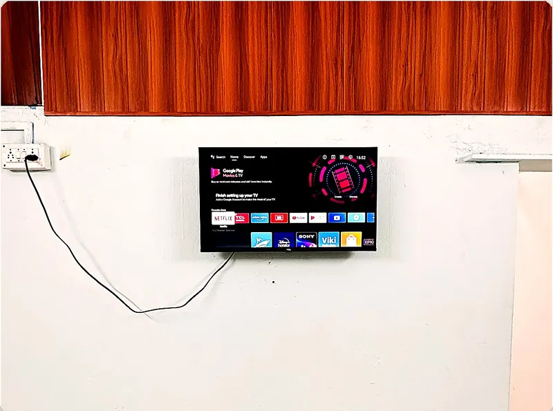 Room 2 Android TV on the wall